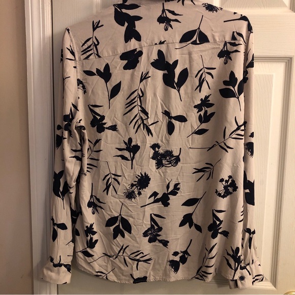 H & M botanical button down. SZ - M - Picture 2 of 10